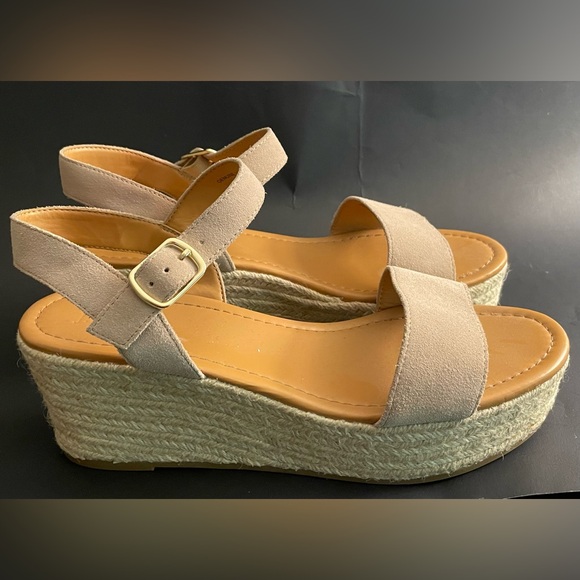 J. Crew Shoes - Women’s J CREW Strappy Canvas Espadrille Wedges Size 10 Beige Taupe Tan NWOT
